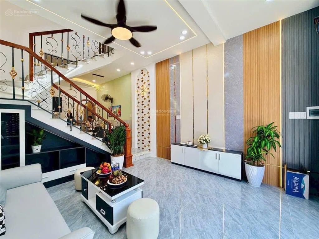 Cần bán gấp nhà 46m2 đường số 14, p5, gần công viên làng hoa. hẻm 5m, sổ riêng, hoàn công
