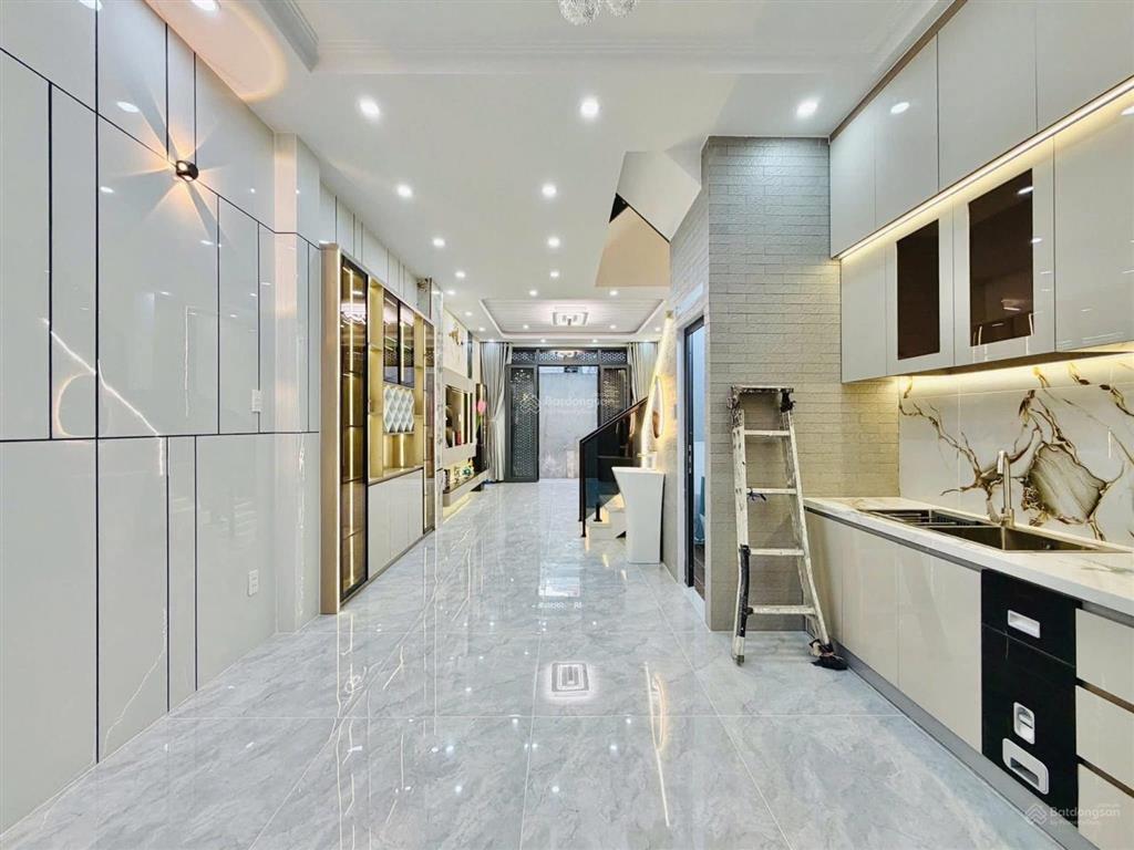 Nhà trung tâm  dễ ở, dễ cho thuê  67m2, xây 3 tầng, hẻm 6m  đường nơ trang long, p13, bình thạnh