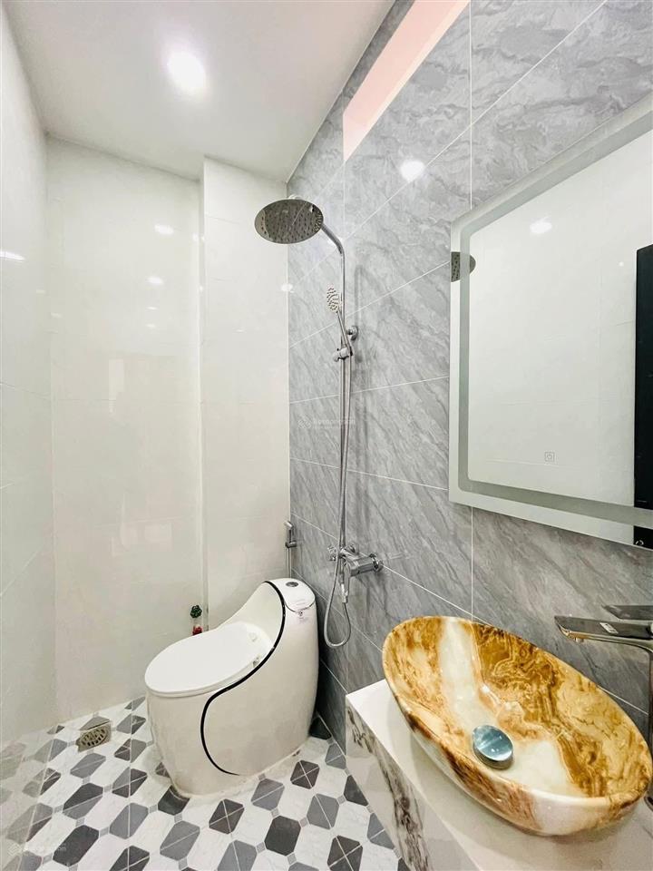 Siêu phẩm nhà 63.8m2 đường trần hữu trang, p10, phú nhuận. cho thuê 18 triệu/tháng, sổ sẵn