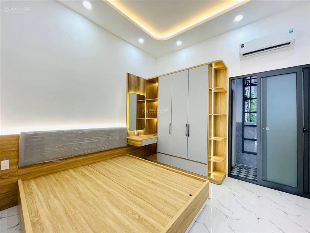 Siêu phẩm nhà 63.8m2 đường trần hữu trang, p10, phú nhuận. cho thuê 18 triệu/tháng, sổ sẵn