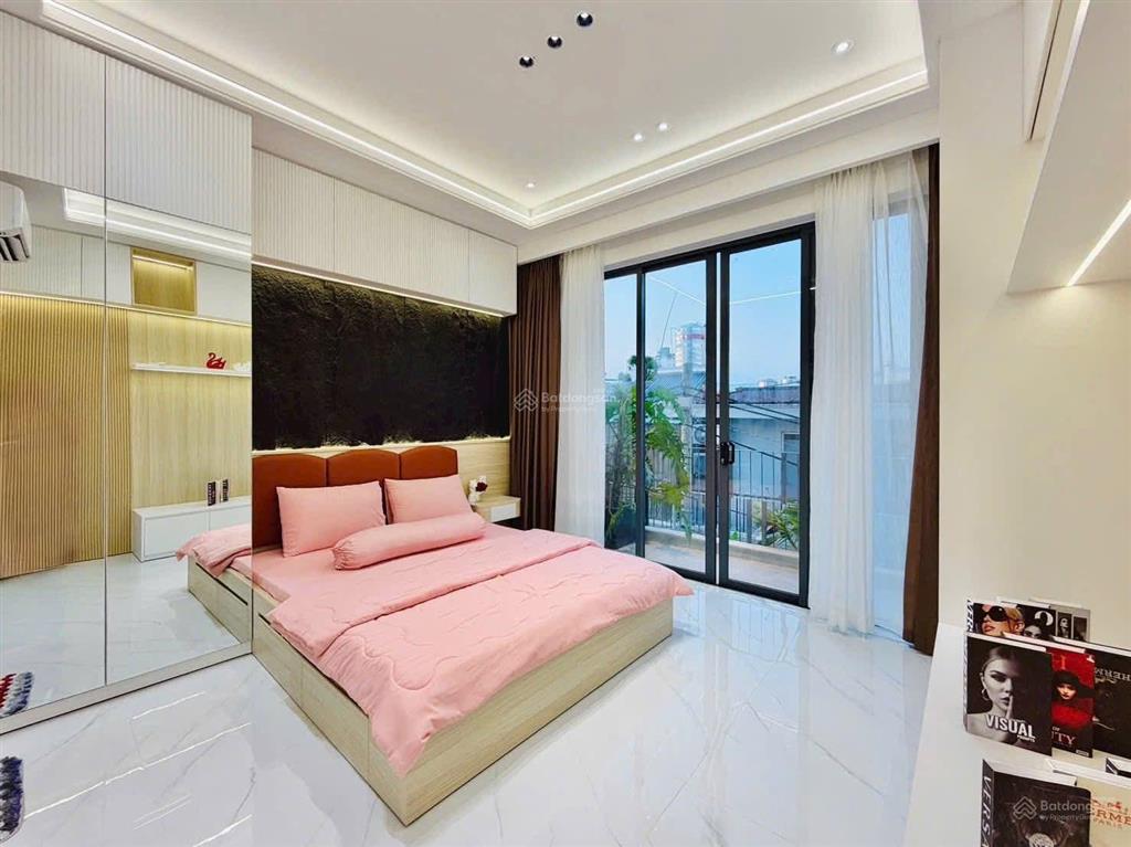 Căn nhà đáng mua để an cư  47m2, xây 5 tầng, hẻm 6m, sổ hồng riêng  hoàn công