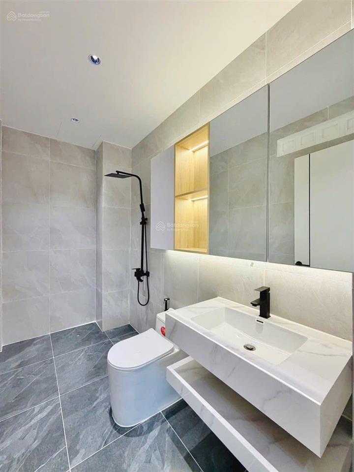 Căn nhà đáng mua để an cư  47m2, xây 5 tầng, hẻm 6m, sổ hồng riêng  hoàn công