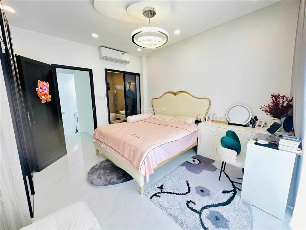 Siêu phẩm nhà đẹp nằm trên đường bùi quang là, p12, gò vấp. xây 3tầng, hẻm 5m, sổ riêng, giá 2tỷ350