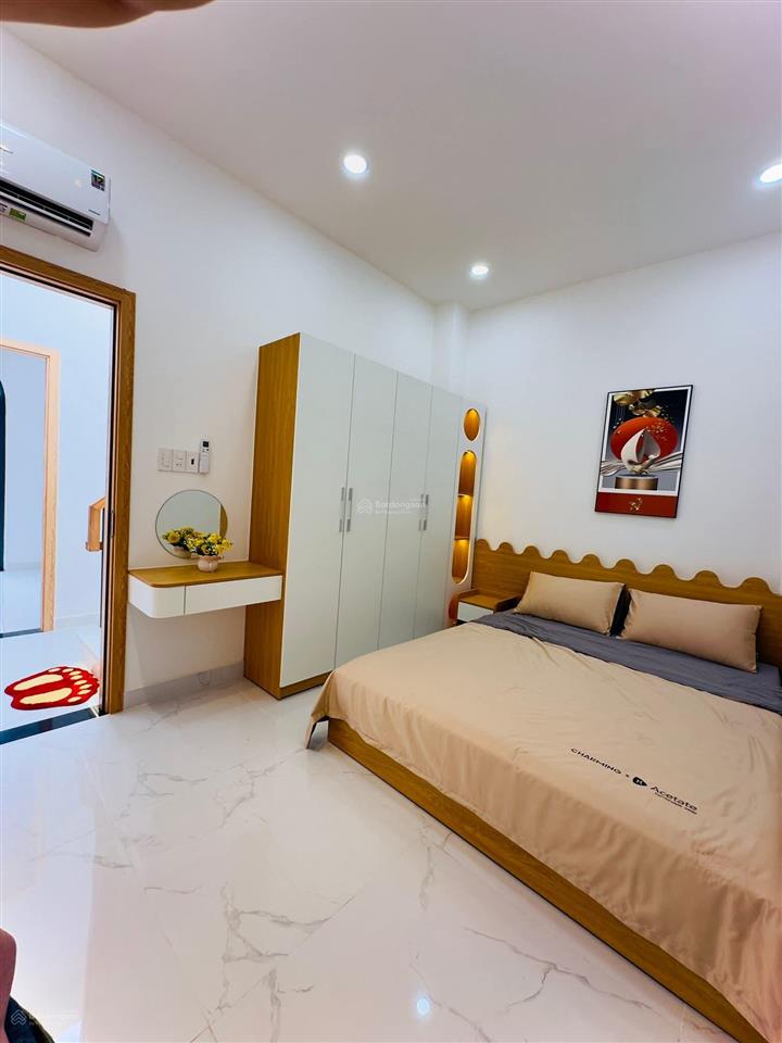Ngộp! bán gấp 2 tỷ 300 triệu, nhà gần mercedes quang trung, hẻm 5m, sổ riêng. diện tích 45m2