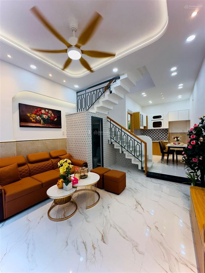 Ngộp! bán gấp 2 tỷ 300 triệu, nhà gần mercedes quang trung, hẻm 5m, sổ riêng. diện tích 45m2