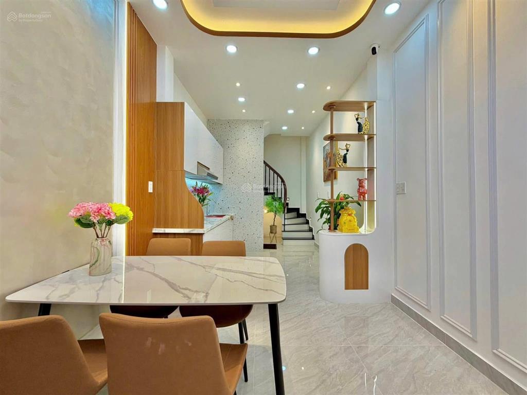 Cực hiếm nhà 49m2 đường hoàng việt, p4, tân bình. xây 3 tầng, sổ riêng, hoàn công