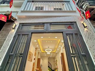 Cực hiếm 4 tỷ 100 nhà 49m2 đường hoàng việt, p4, tân bình. xây 3 tầng, sổ riêng, hoàn công