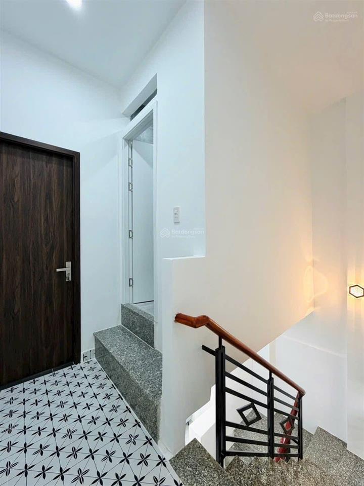 Cực hiếm nhà 43m2 đường phạm văn đồng, p11, bình thạnh. sổ hồng riêng, hẻm 5m, giá 2 tỷ 730
