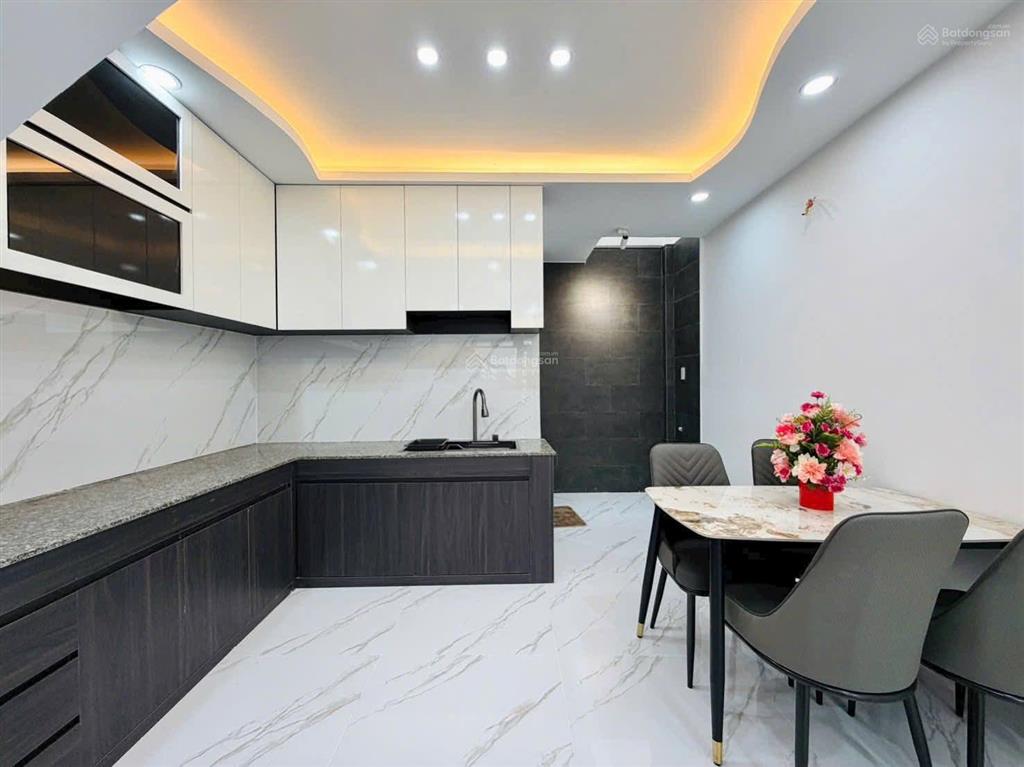 Cực hiếm nhà 43m2 đường phạm văn đồng, p11, bình thạnh. sổ hồng riêng, hẻm 5m, giá 2 tỷ 730