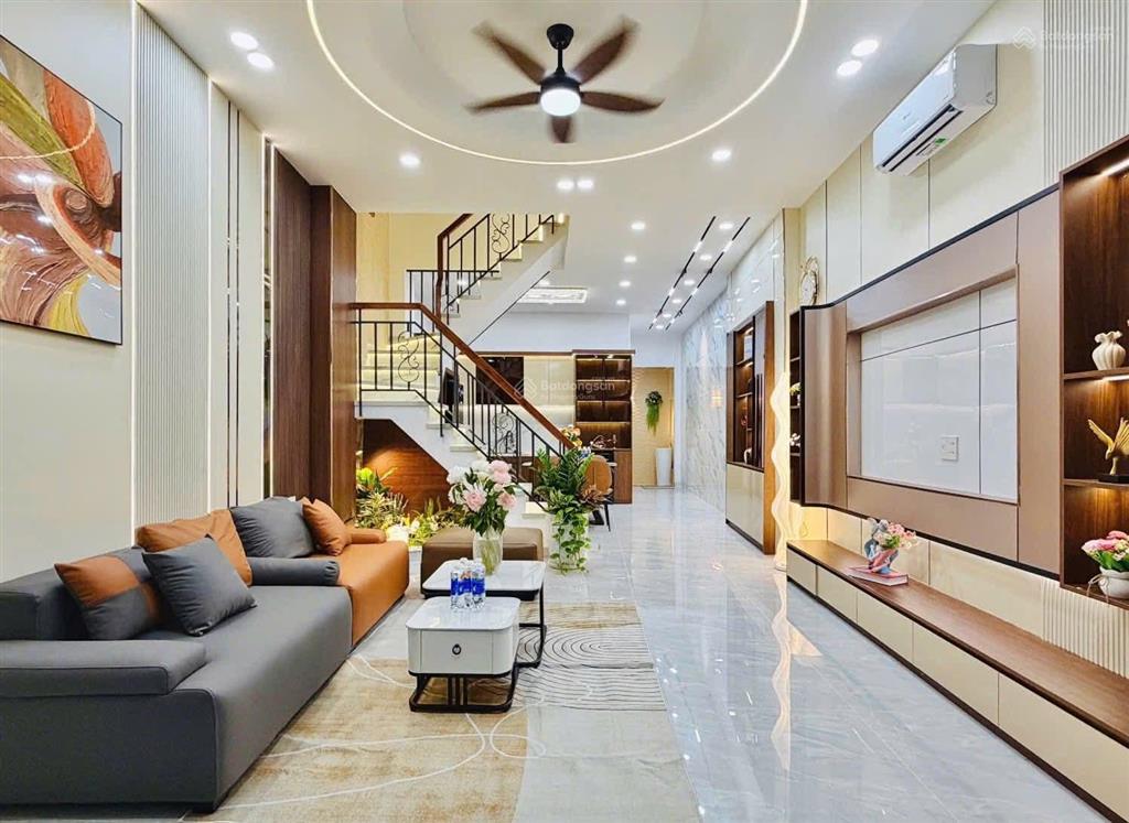 Không tìm được căn thứ 2, nhà 68m2 trên đường nguyễn tri phương, q10. giá chỉ 3 tỷ 450