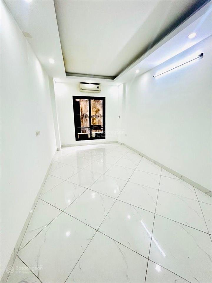 Bán nhà riêng nam dư 30m2 xây 5 tầng chắc chắn, ngõ thông , ô tô đỗ cửa