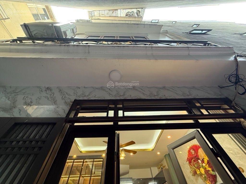 Bán nhà riêng nam dư 30/50m2 xây 5 tầng chắc chắn, ô tô đỗ cổng, cách mặt phố chỉ khoảng 20m