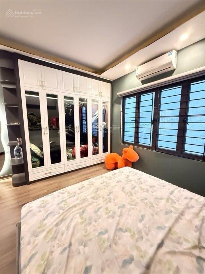 Bán nhà riêng nam dư 30/50m2 xây 5 tầng chắc chắn, ô tô đỗ cổng, cách mặt phố chỉ khoảng 20m