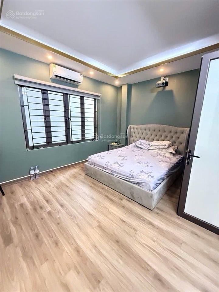 Bán nhà riêng nam dư 30/50m2 xây 5 tầng chắc chắn, ô tô đỗ cổng, cách mặt phố chỉ khoảng 20m