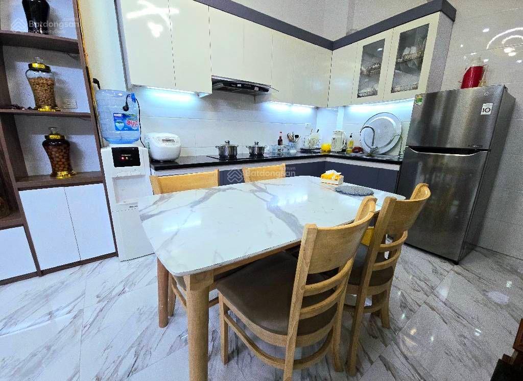 Bán nhà riêng nam dư 32m2 xây 5 tầng chắc chắn, nhà gần phố, ngõ rộng,