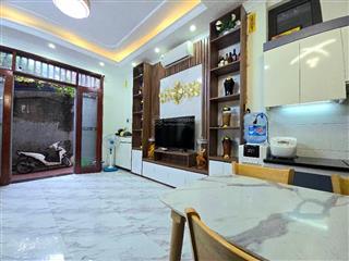 Bán nhà riêng nam dư 32m2 xây 5 tầng chắc chắn, nhà gần phố, ngõ rộng,