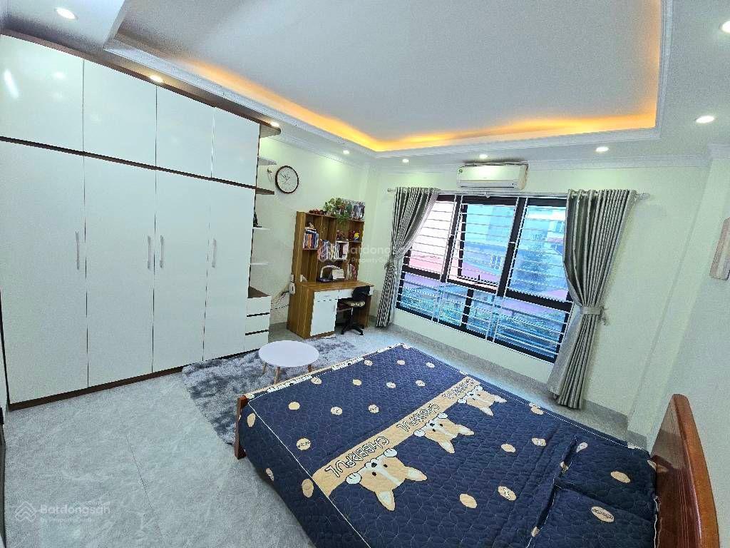 Bán nhà riêng nam dư 32m2 xây 5 tầng chắc chắn, nhà gần phố, ngõ rộng,