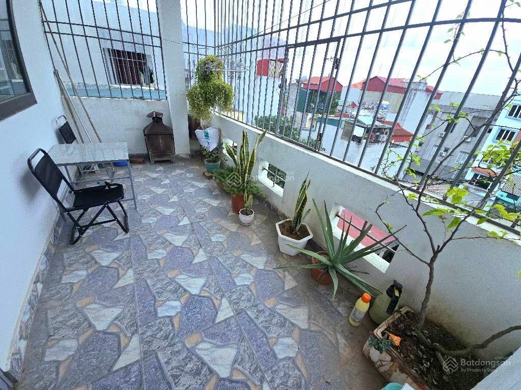 Bán nhà riêng nam dư 32m2 xây 5 tầng chắc chắn, nhà gần phố, ngõ rộng,