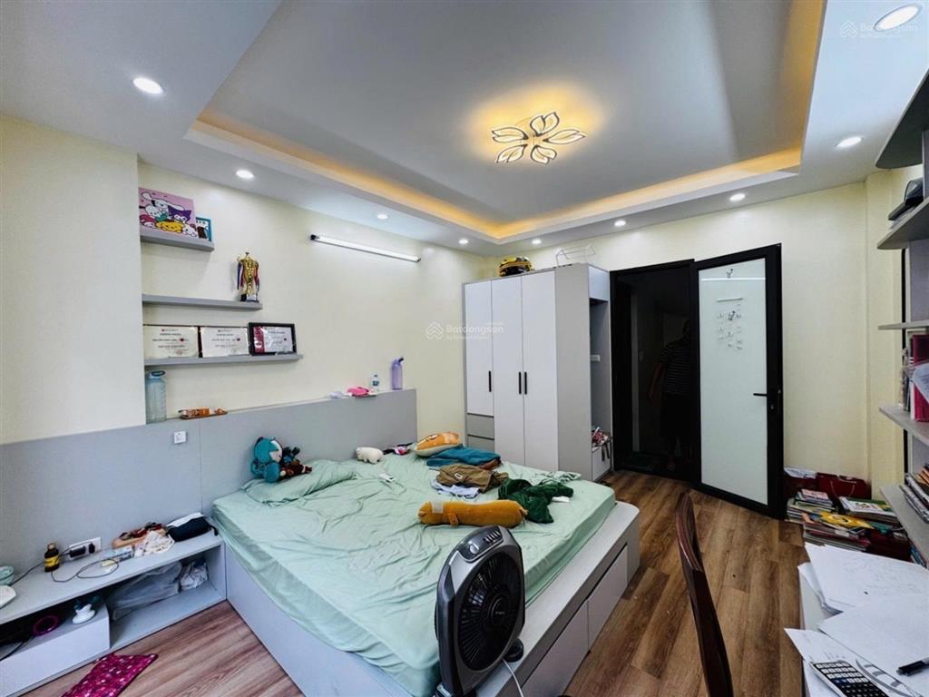 Lĩnh nam, hoàng mai nhà dân xây lô góc 2 thoáng gần ô tô tránh