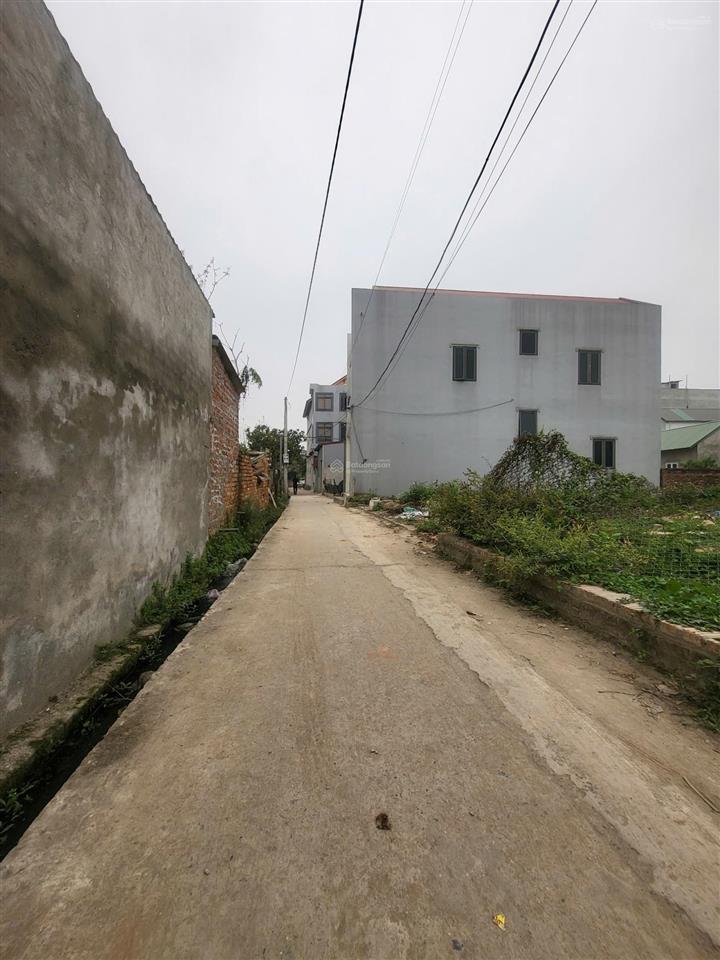 Bán mảnh đất 79.1m2 vuông đẹp, đường thông, giá tốt cạnh khu công nghiệp quang minh