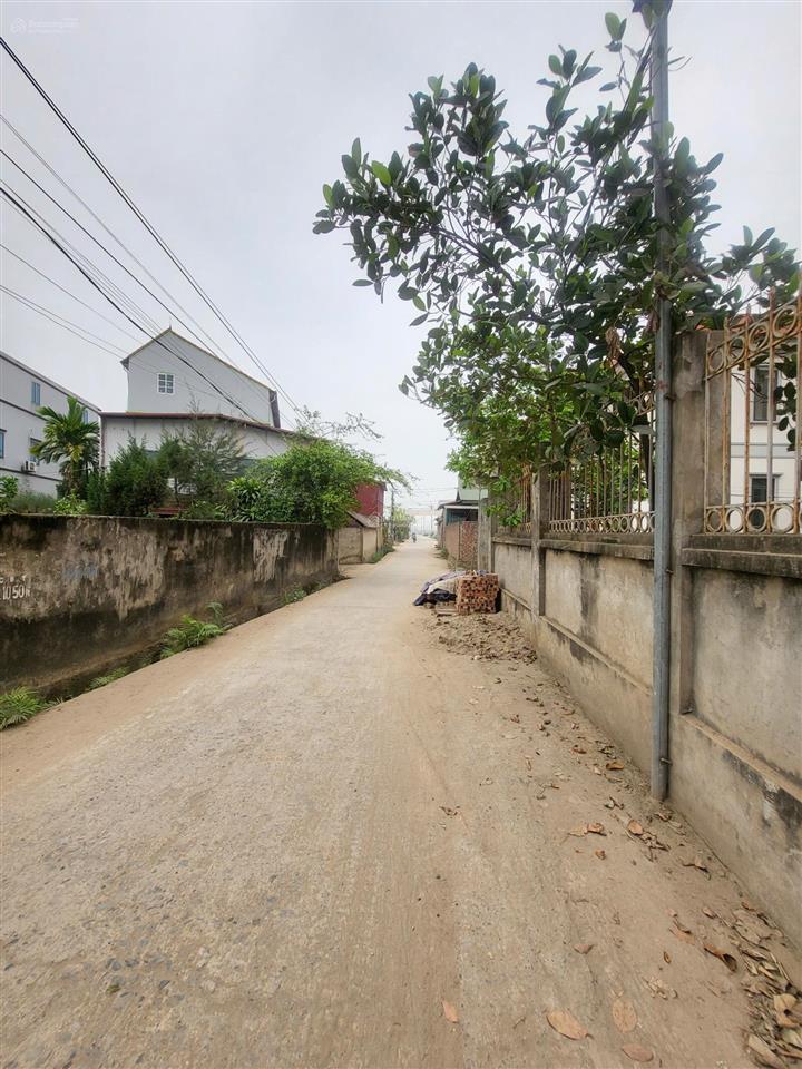 Bán mảnh đất 79.1m2 vuông đẹp, đường thông, giá tốt cạnh khu công nghiệp quang minh