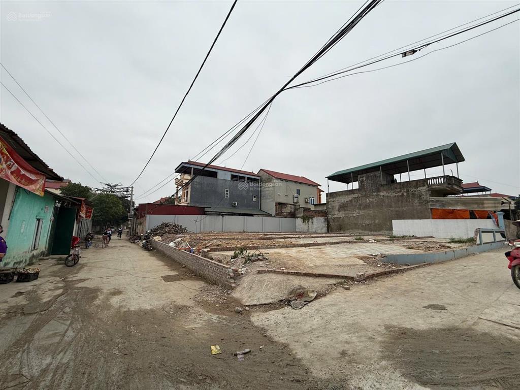 Đất kinh doanh đường 2 ô tô tránh