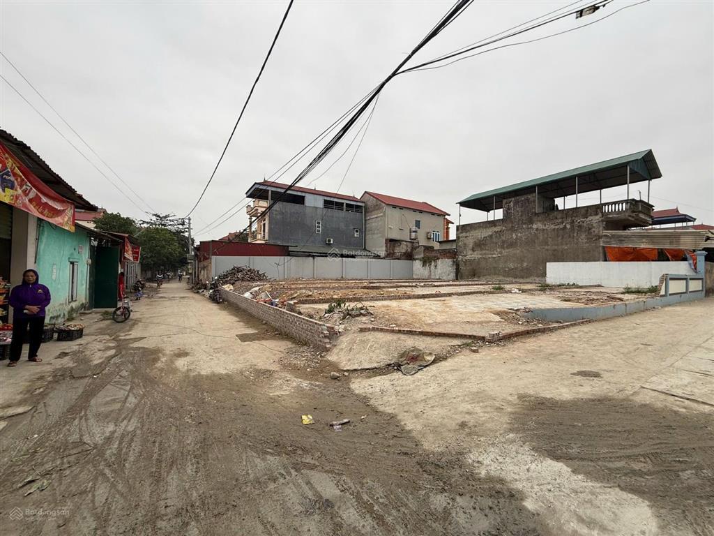 Đất kinh doanh đường 2 ô tô tránh