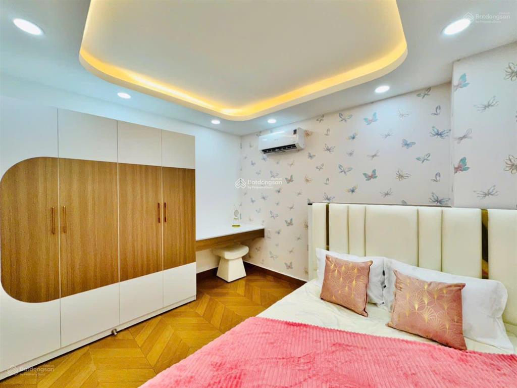 Nhà hẻm 1/ đường ngô quyền, p.8, q.10  dt 56m2  4pn 4wc  shr giá 4 tỷ 100tr còn tl chính chủ