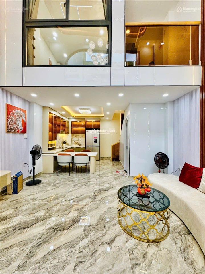 Nhà hẻm 1/ đường ngô quyền, p.8, q.10  dt 56m2  4pn 4wc  shr giá 4 tỷ 100tr còn tl chính chủ