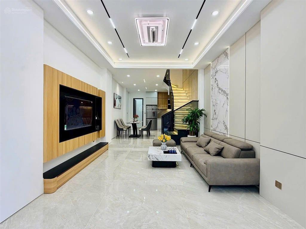 Bán nhà hẻm xe hơi nguyễn xí, p26, q. bình thạnh dt 59m2, giá 2tỷ100tr. sổ sẵn