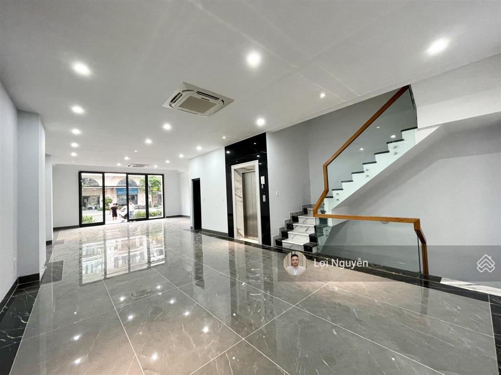 Cho thuê tầng trệt (7x20m) có hầm, vị trí đẹp nhất trục đường đinh thị thi  kđt vạn phúc