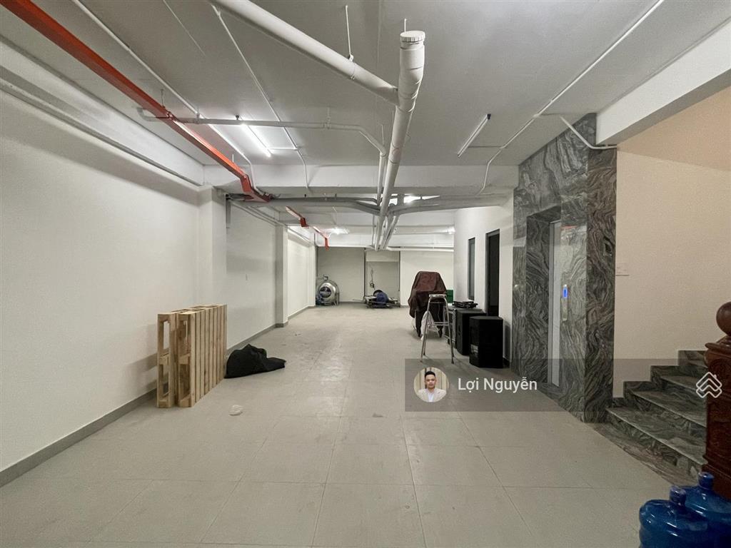 Cho thuê tầng trệt (7x20m) có hầm, vị trí đẹp nhất trục đường đinh thị thi  kđt vạn phúc