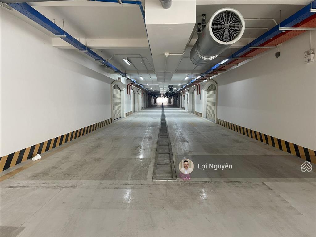 Cho thuê tầng trệt (7x20m) có hầm, vị trí đẹp nhất trục đường đinh thị thi  kđt vạn phúc