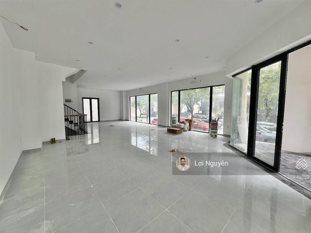 Cho thuê mặt bằng tầng trệt 5x20m  kđt vạn phúc, có hầm xe, giá chỉ 10 triệu