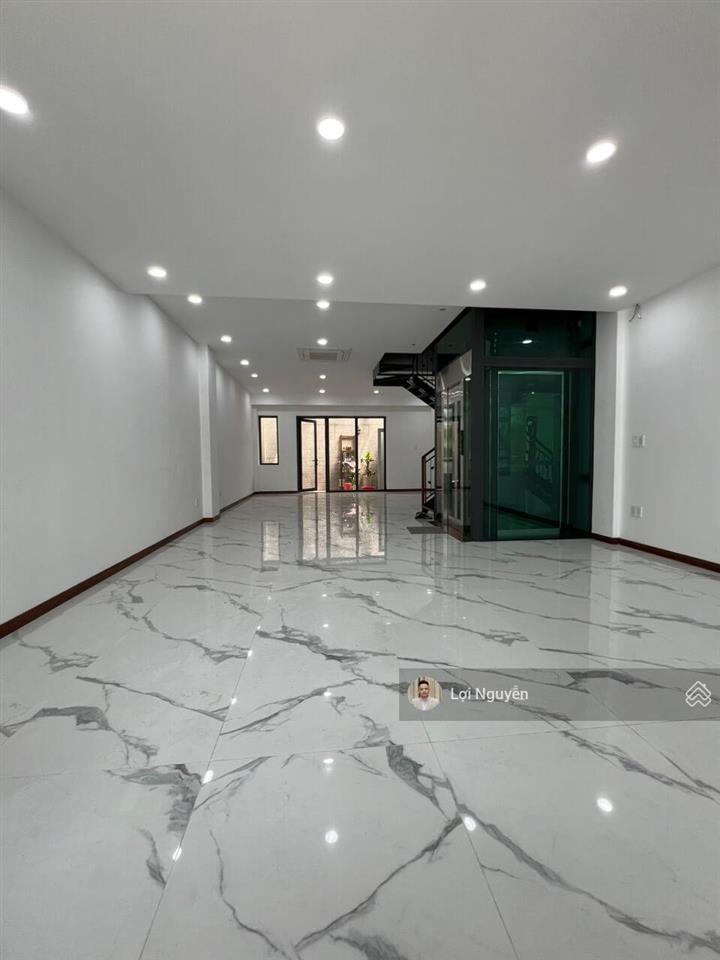 Cho thuê mặt bằng tầng trệt 5x20m  kđt vạn phúc, có hầm xe, giá chỉ 10 triệu