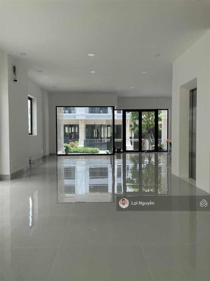 Cho thuê mặt bằng tầng trệt 5x20m  kđt vạn phúc, có hầm xe, giá chỉ 10 triệu