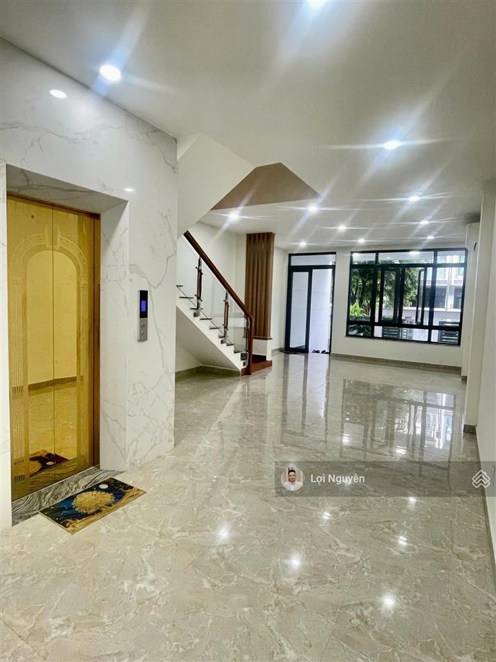 Cho thuê mặt bằng tầng trệt 5x20m  kđt vạn phúc, có hầm xe, giá chỉ 10 triệu