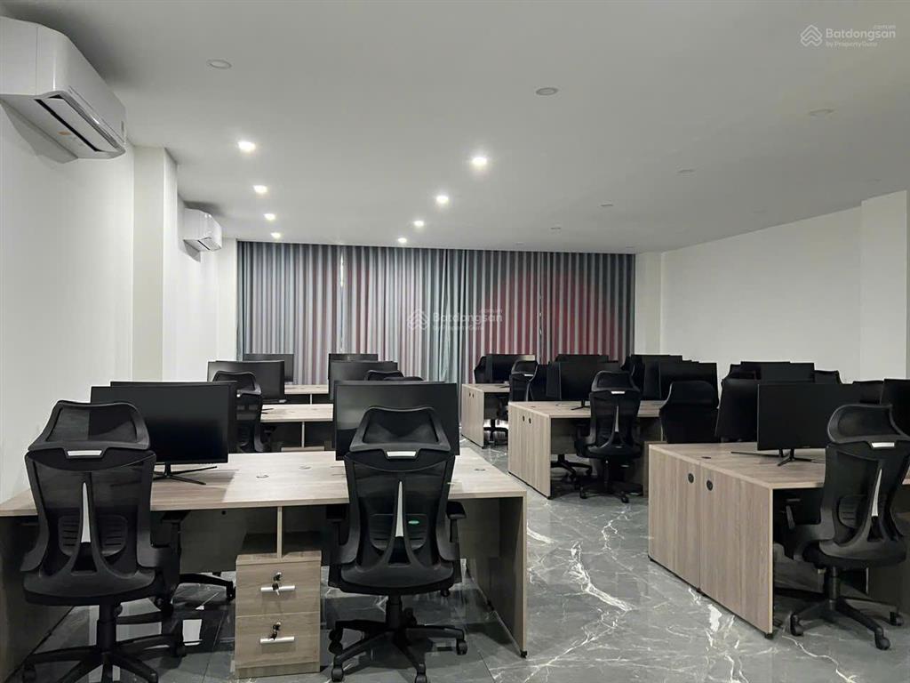 Văn phòng 7x21m vạn phúc city mới đẹp, sẵn vách kính, máy lạnh, hầm để xe. giá tốt chỉ 13tr/th