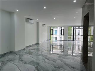 Văn phòng 7x21m vạn phúc city mới đẹp, sẵn vách kính, máy lạnh, hầm để xe. giá tốt chỉ 13tr/th