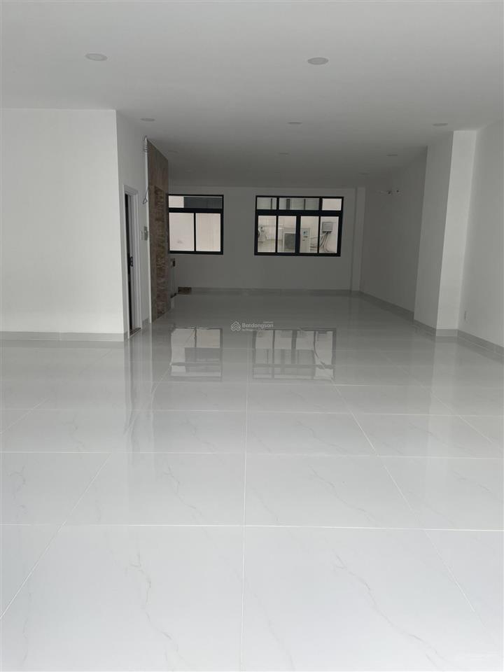 Nguyên căn trục chính nguyễn thị nhung đường rộng 35m dt 7x20m, 6 tầng, thang máy, máy lạnh giá tốt