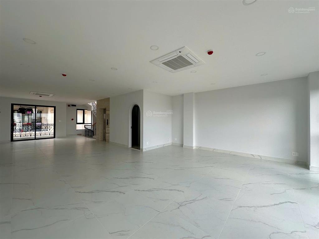 Nhà nguyên căn vạn phúc city dt 7x20m 1 hầm 5 tầng, hoàn thiện văn phòng cao cấp, có hệ thống pccc