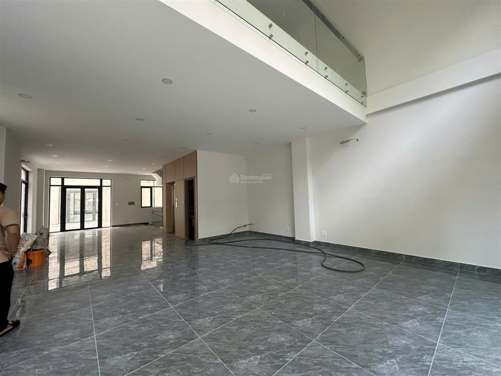 Nhà phố kđt vạn phúc (7x22m), hầm + 5t, hoàn thiện cao cấp, ngay lối thông hành, thang máy chỉ 70tr