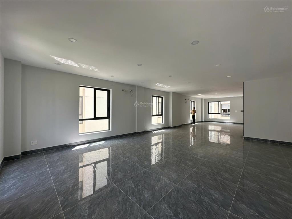 Nhà phố kđt vạn phúc (7x22m), hầm + 5t, hoàn thiện cao cấp, ngay lối thông hành, thang máy chỉ 70tr