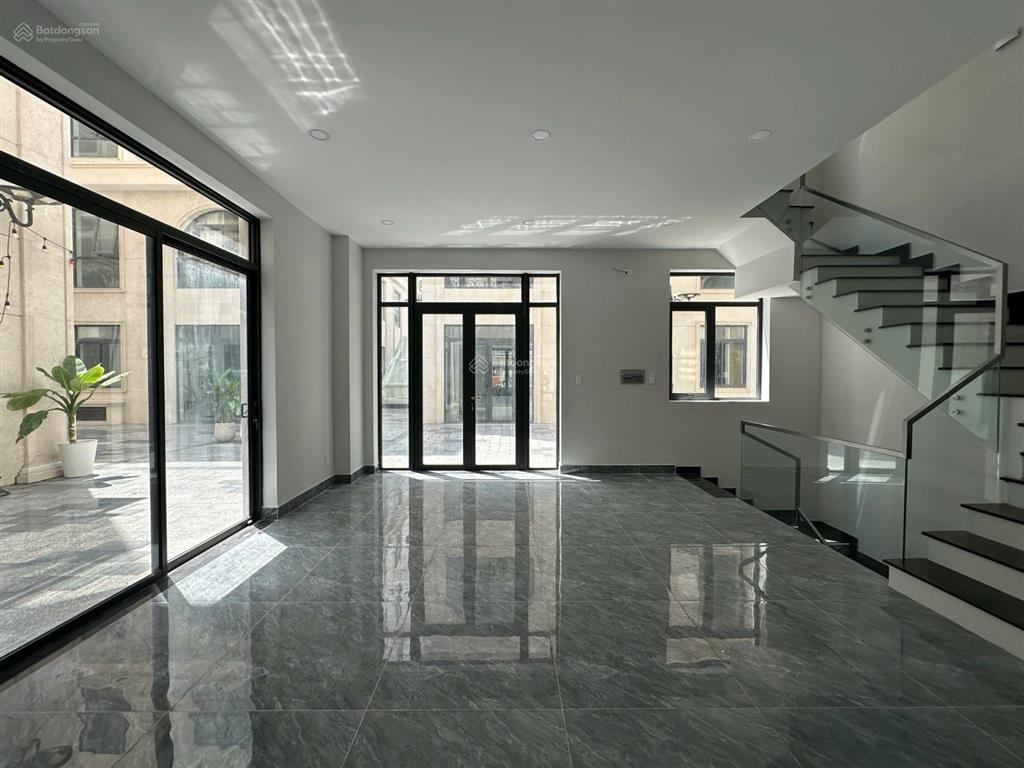 Nhà phố kđt vạn phúc (7x22m), hầm + 5t, hoàn thiện cao cấp, ngay lối thông hành, thang máy chỉ 70tr