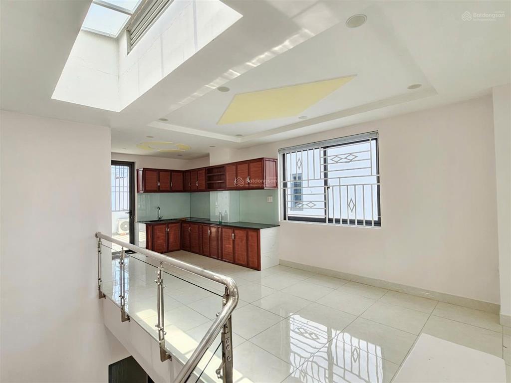 Nhà phố kđt vạn phúc dt 5x20m (1 h + 4t) ngay lối thông hành có cửa sổ, full máy lạnh, nhà mới đẹp.