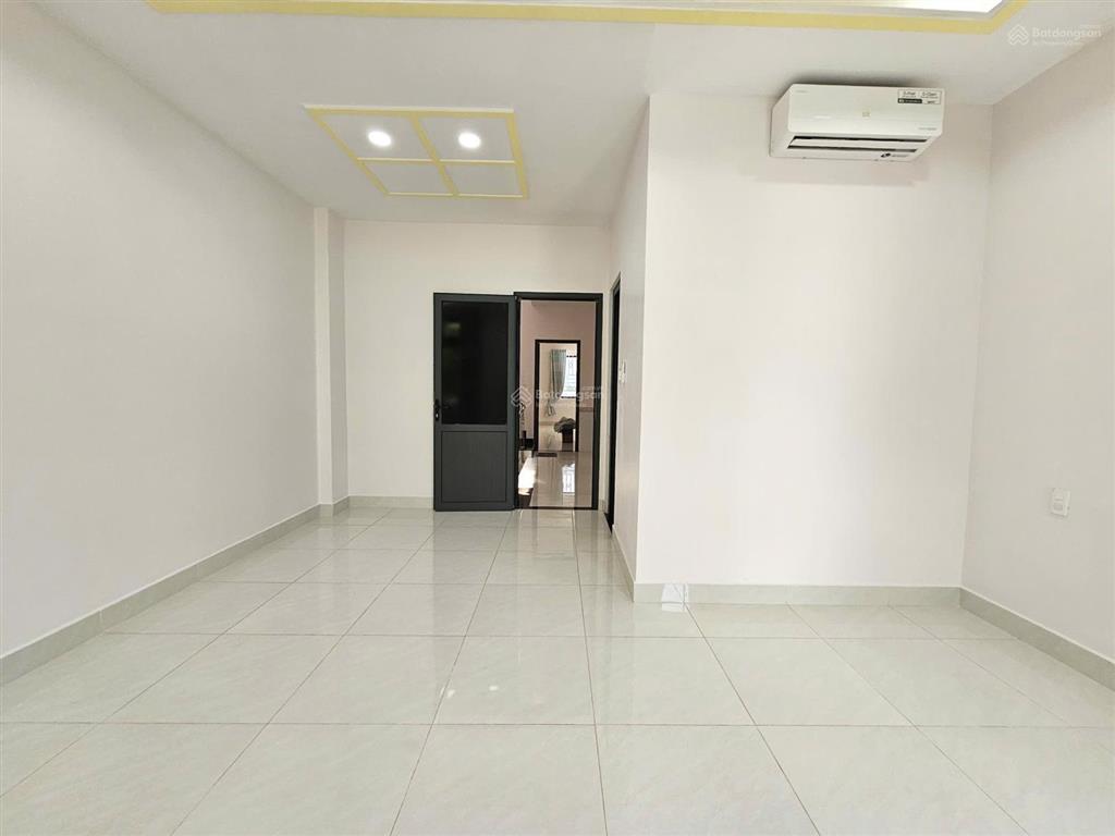 Nhà phố kđt vạn phúc dt 5x20m (1 h + 4t) ngay lối thông hành có cửa sổ, full máy lạnh, nhà mới đẹp.