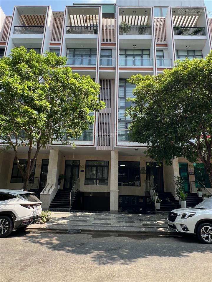 Nguyên căn dt(5x17m) 1 hầm 5 tầng vạn phúc city  có thang máy, full máy lạnh, vị trí đẹp giá tốt.