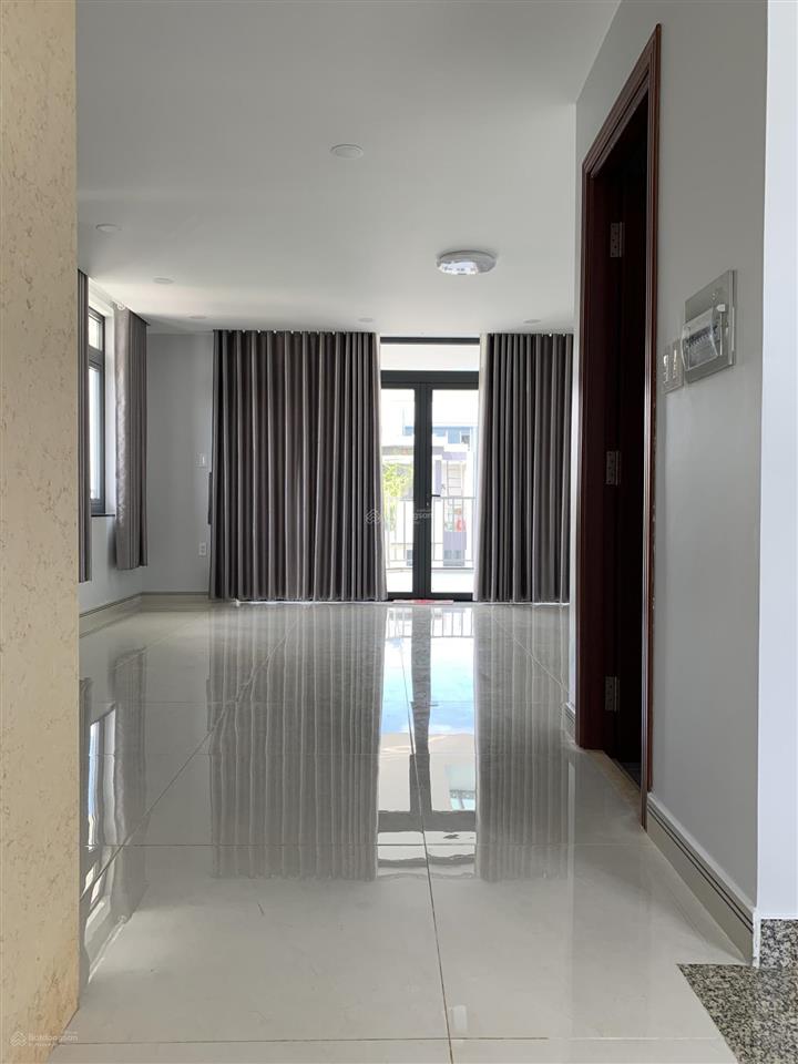 Căn góc vạn phúc city dt 9.5x17m (1h+4t) vị trí đẹp đối diện trường học, nhận diện thương hiệu tốt.