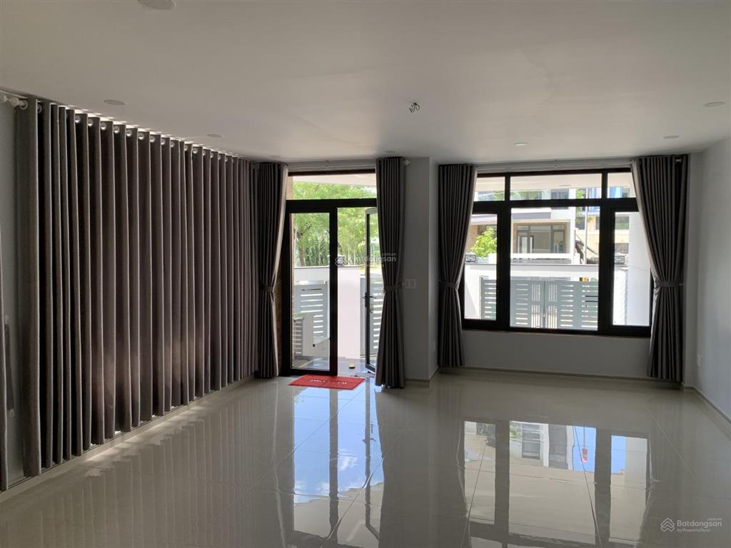 Căn góc vạn phúc city dt 9.5x17m (1h+4t) vị trí đẹp đối diện trường học, nhận diện thương hiệu tốt.