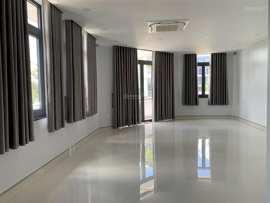 Căn góc vạn phúc city dt 9.5x17m (1h+4t) vị trí đẹp đối diện trường học, nhận diện thương hiệu tốt.